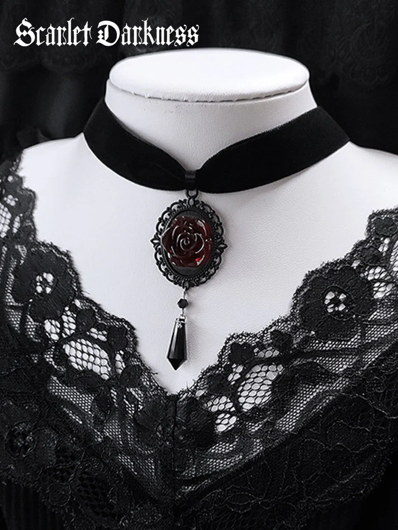 Gothic Dark Rose Choker - Image 4