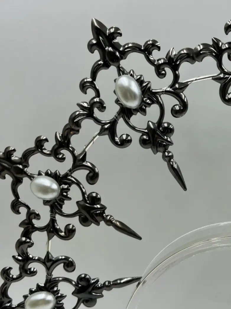 Gothic Halo Metal Crown Headpiece - Image 3