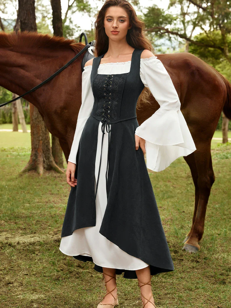 Exquisite Renaissance Front Slit Pocket Overdress - Image 16